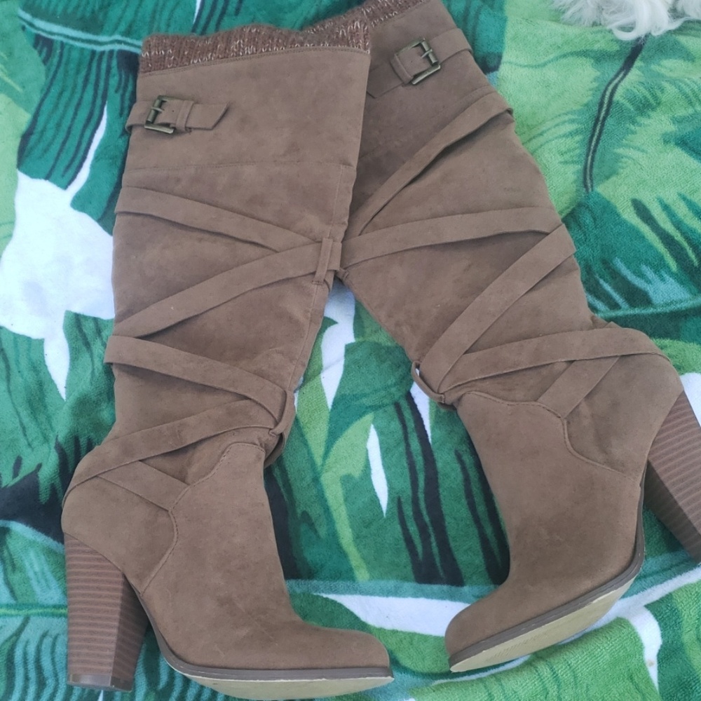 Shoedazzle Boots - Picture 5 of 8